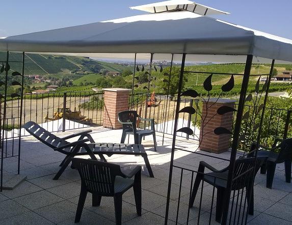 La Terrazza Del Barbaresco Bed & Breakfast Neviglie ภายนอก รูปภาพ
