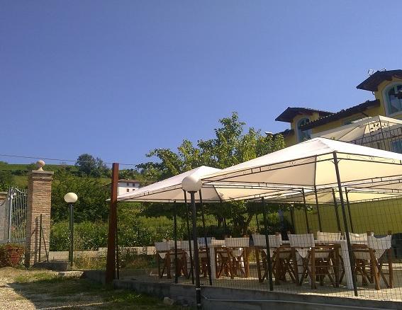 La Terrazza Del Barbaresco Bed & Breakfast Neviglie ภายนอก รูปภาพ