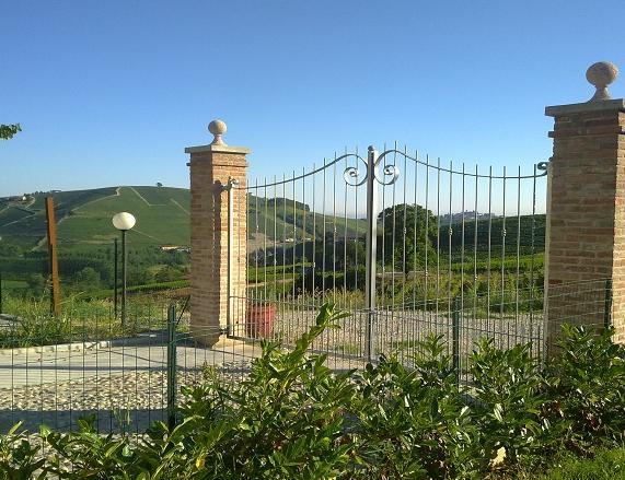 La Terrazza Del Barbaresco Bed & Breakfast Neviglie ภายนอก รูปภาพ