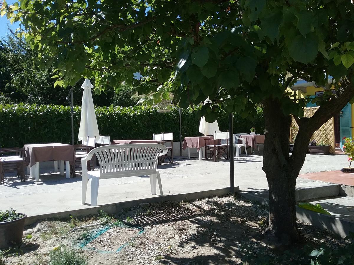 La Terrazza Del Barbaresco Bed & Breakfast Neviglie ภายนอก รูปภาพ