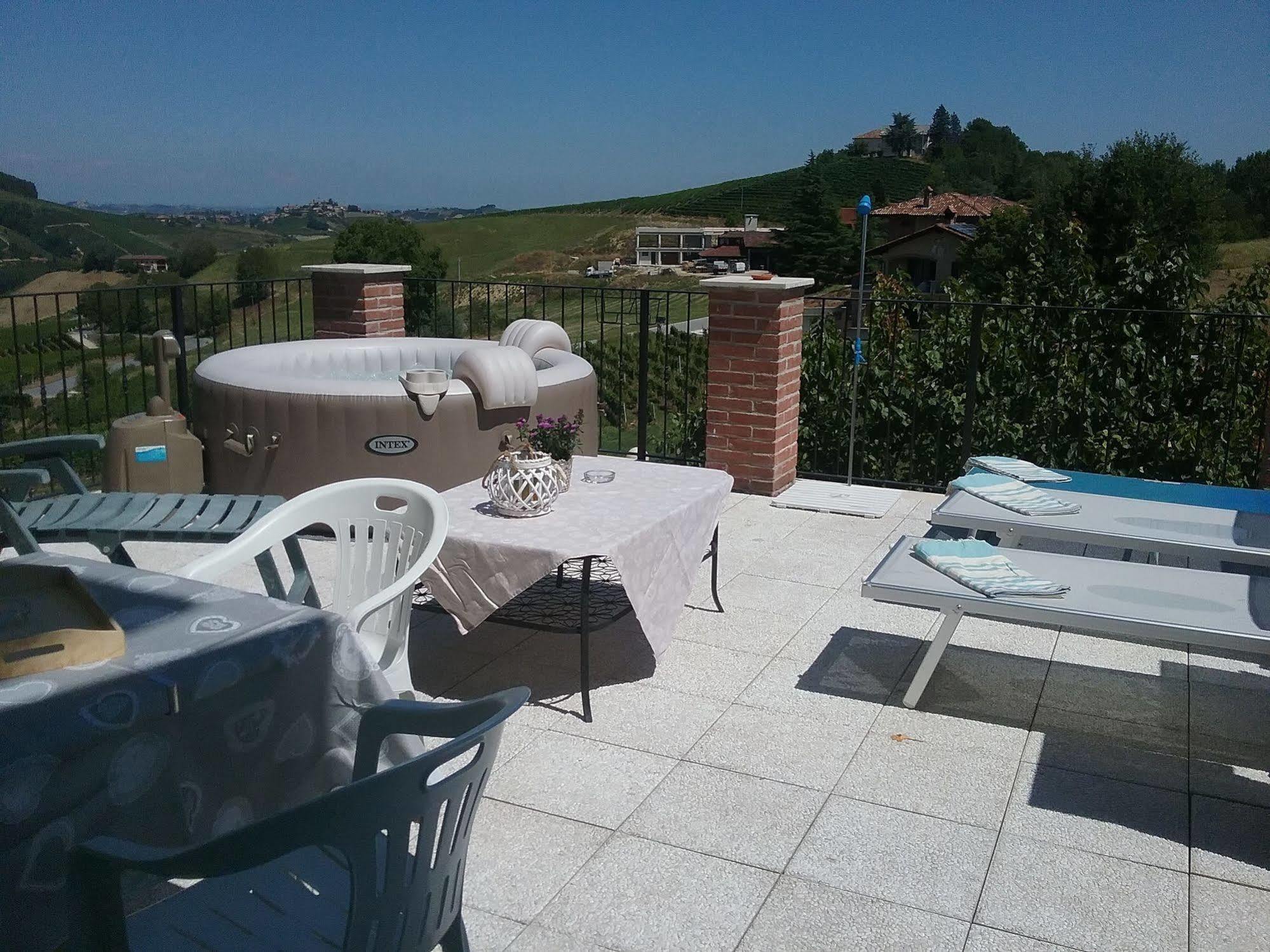 La Terrazza Del Barbaresco Bed & Breakfast Neviglie ภายนอก รูปภาพ